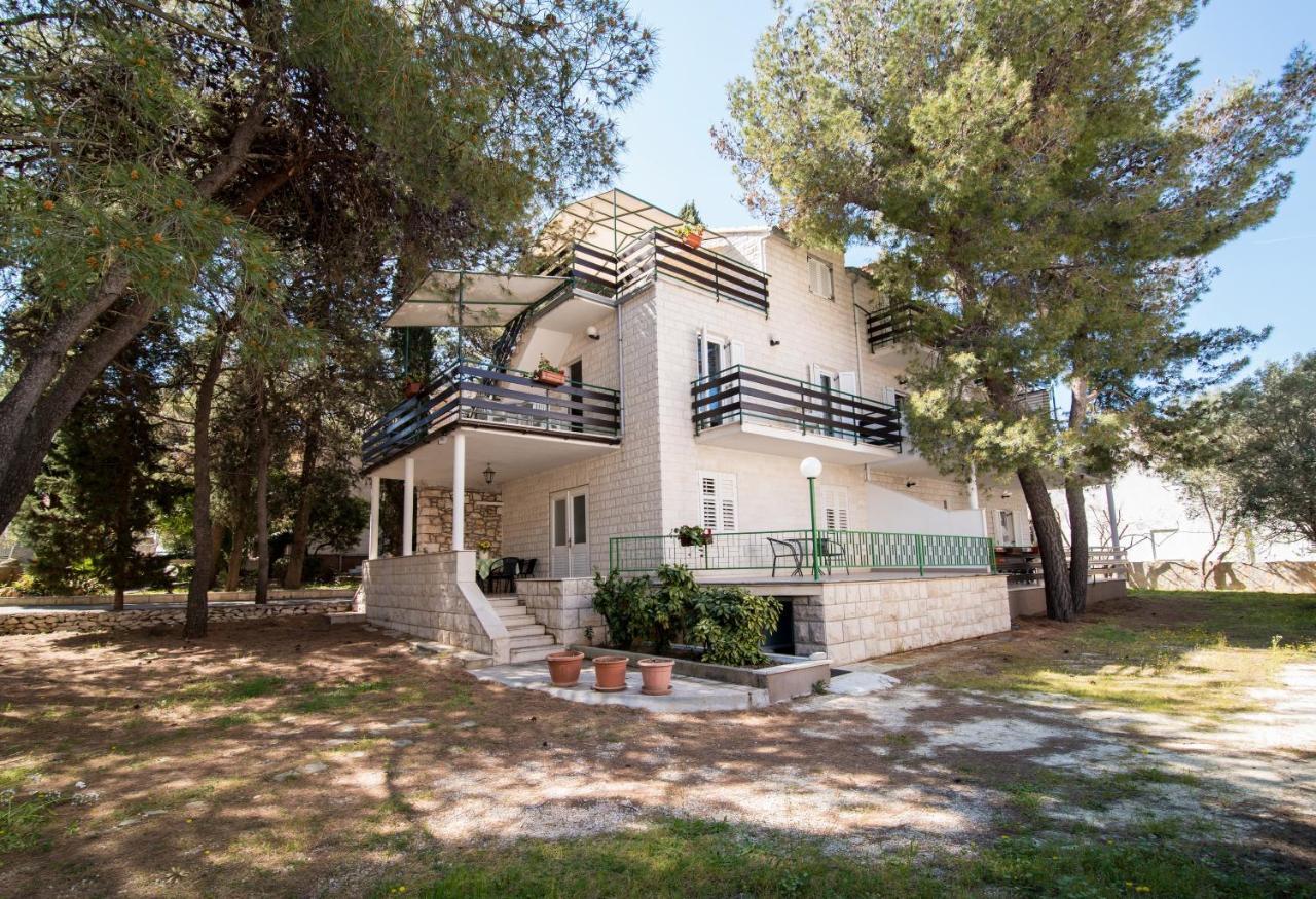 Apartments Pinija Supetar Dış mekan fotoğraf