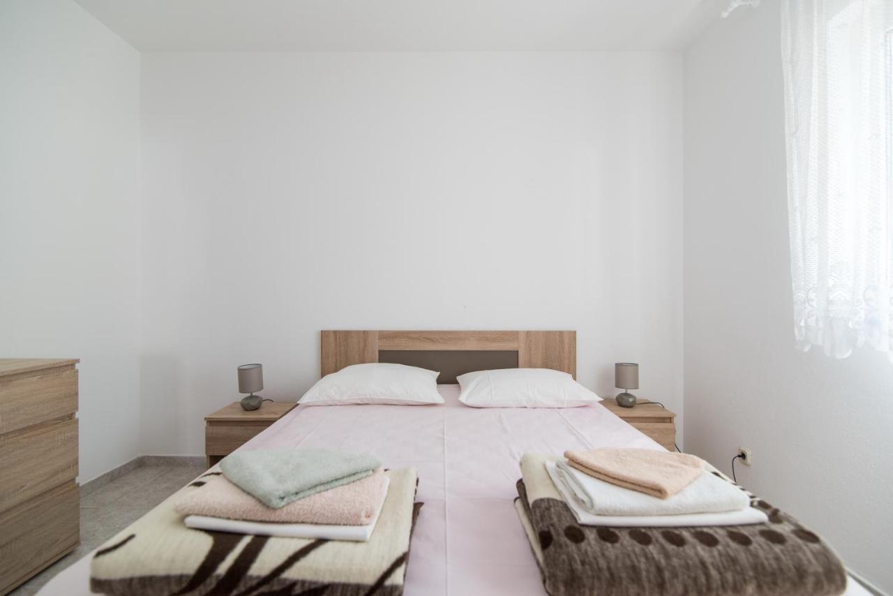 Apartments Pinija Supetar Dış mekan fotoğraf
