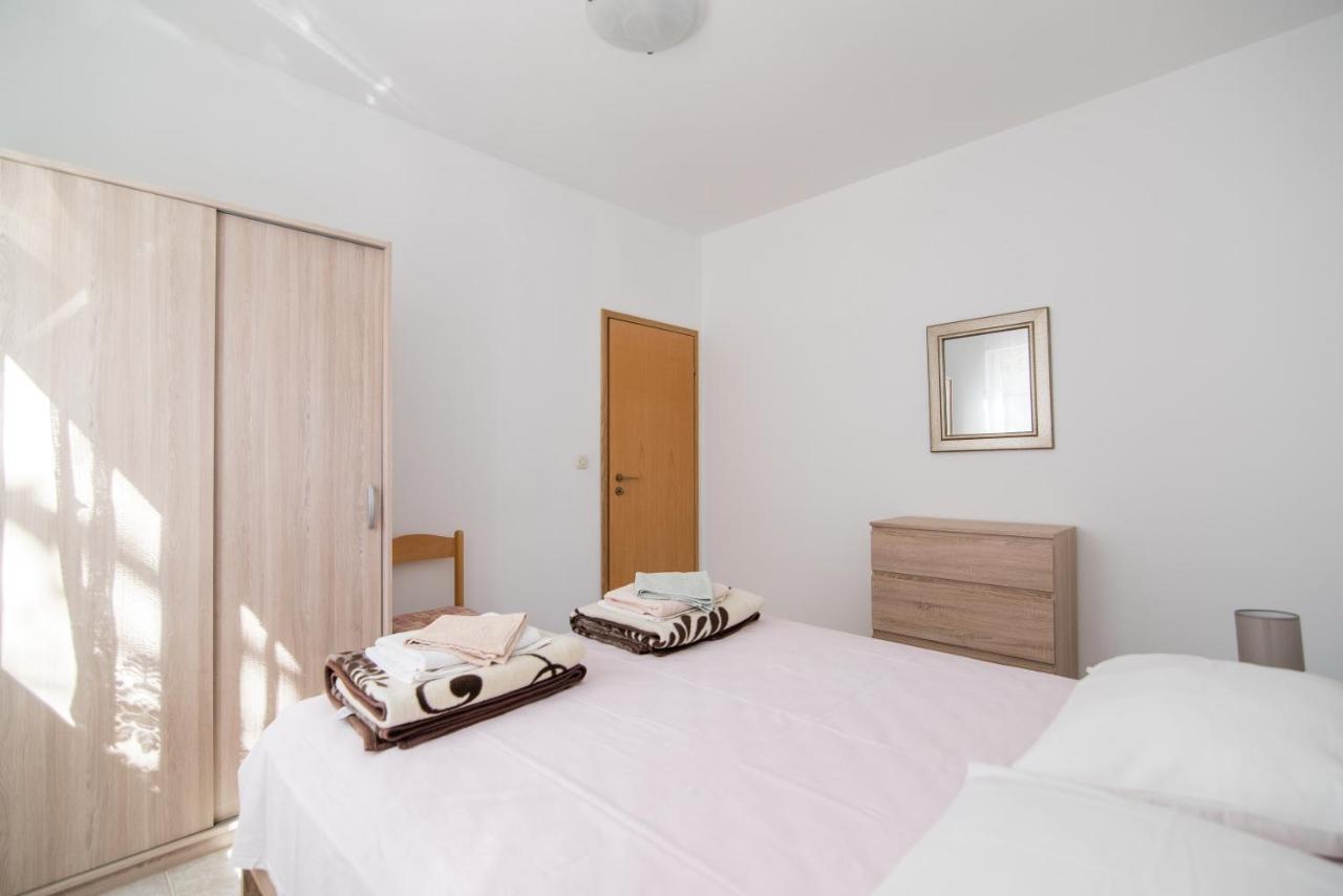 Apartments Pinija Supetar Dış mekan fotoğraf