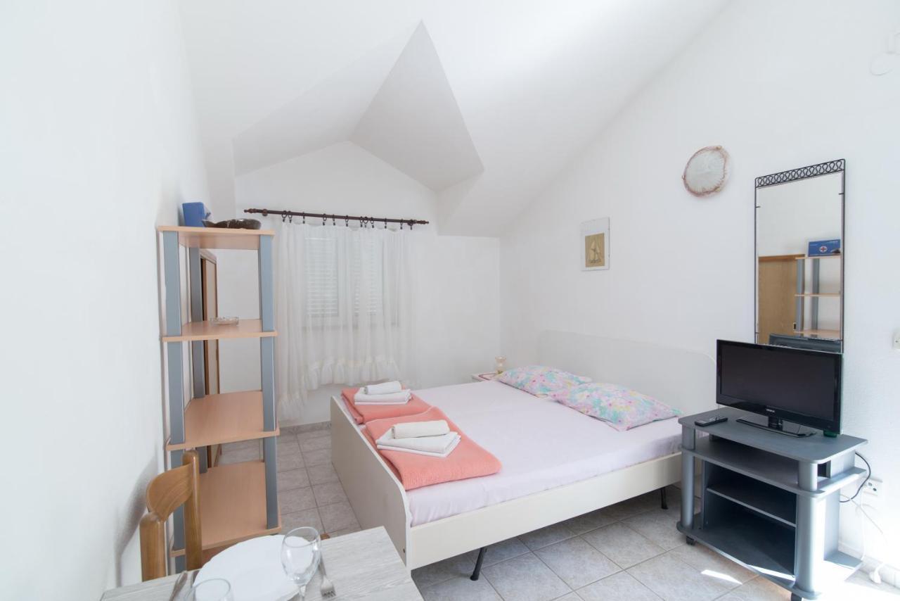 Apartments Pinija Supetar Dış mekan fotoğraf