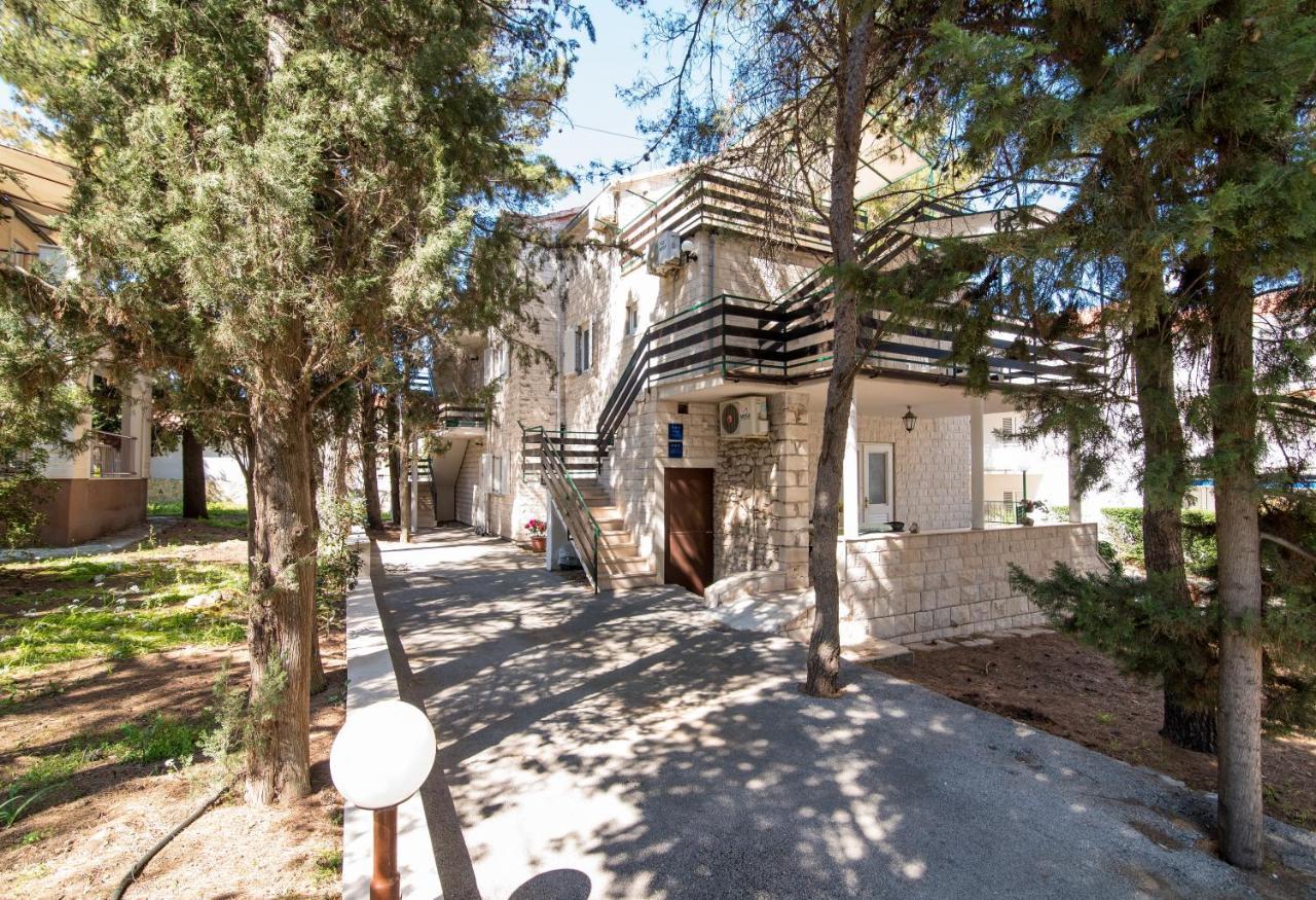 Apartments Pinija Supetar Dış mekan fotoğraf