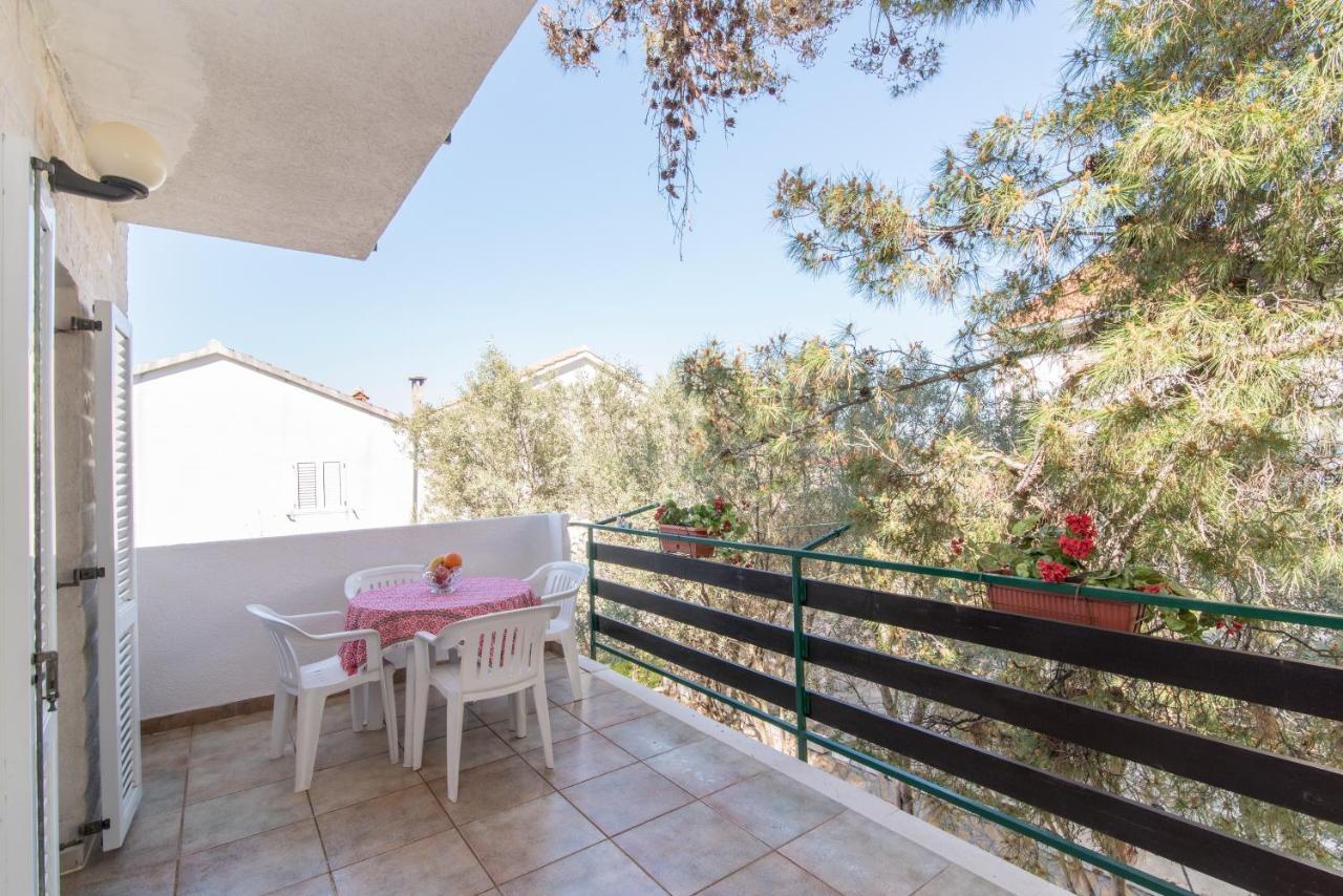 Apartments Pinija Supetar Dış mekan fotoğraf