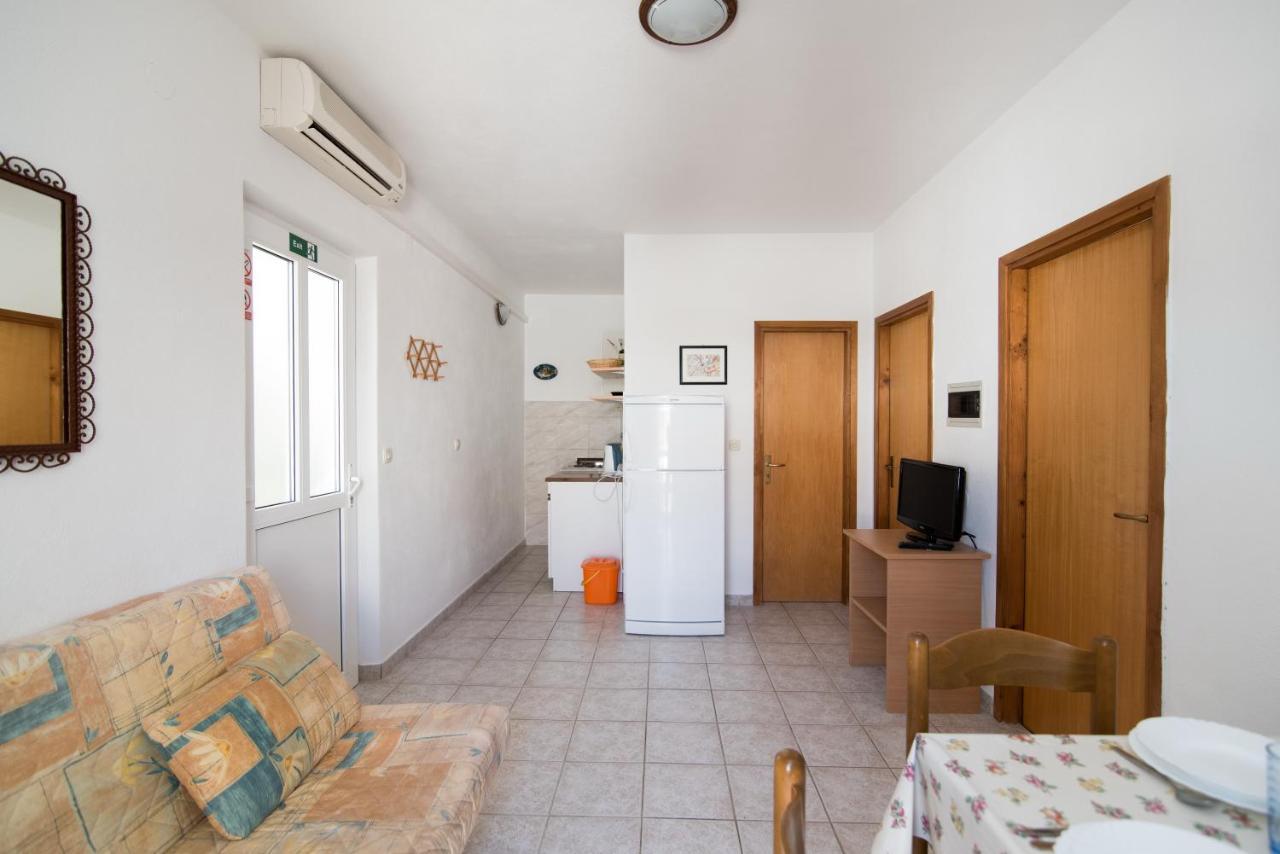 Apartments Pinija Supetar Dış mekan fotoğraf